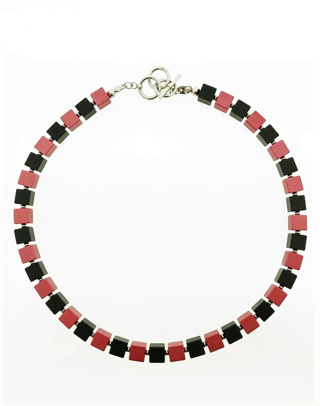 Handgemaakt collier geblokt