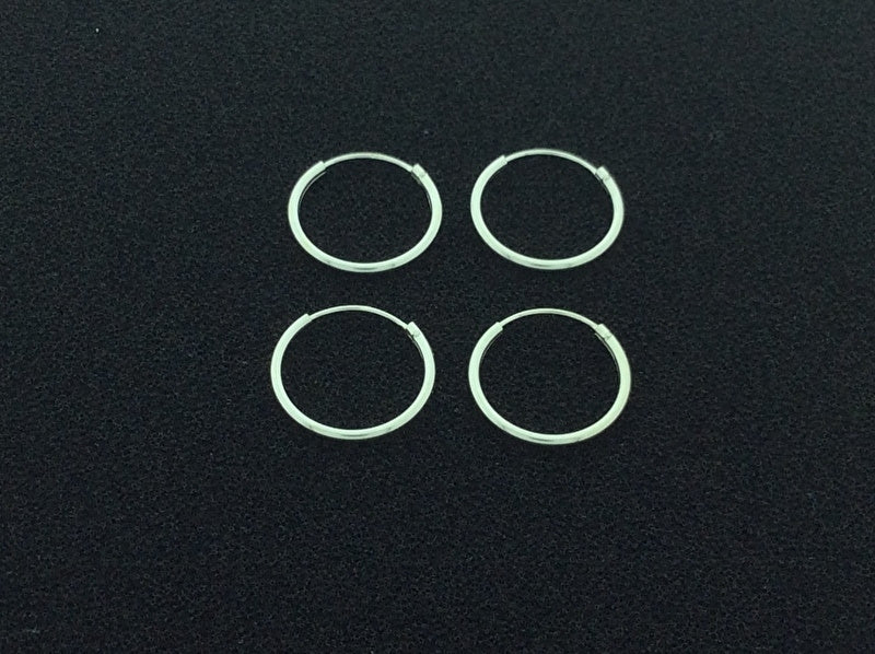 Zilveren oorringetjes