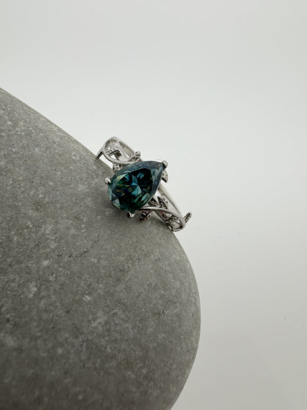 Handgemaakte zilveren moissanite ring