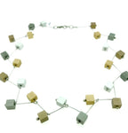 Handgemaakt collier zandkleuren vierkante blokjes