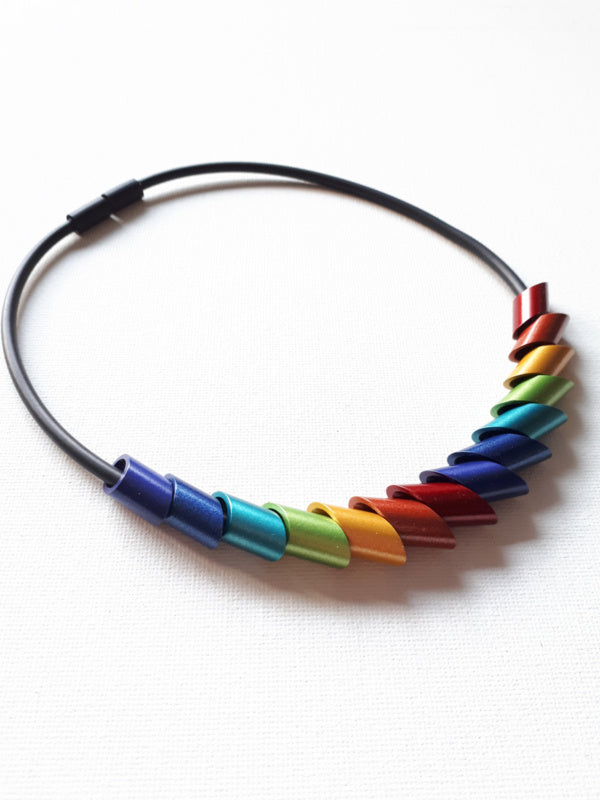 Tjongejonge collier cilinders