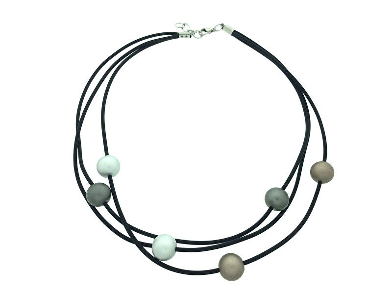 Handgemaakt collier rondjes op rubber