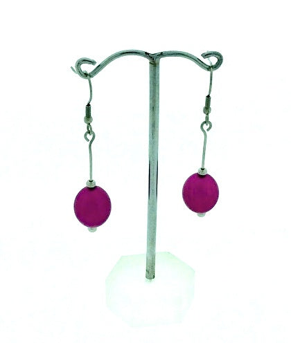 Hangoorbellen met een ovale kraal