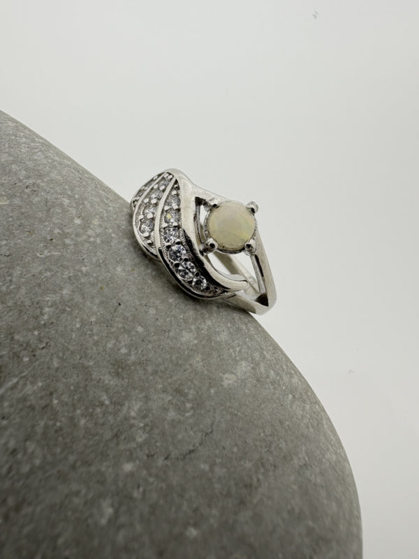 Handgemaakte zilveren fire opal ring