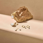 klapoorringen barok parel 14K geelgoud