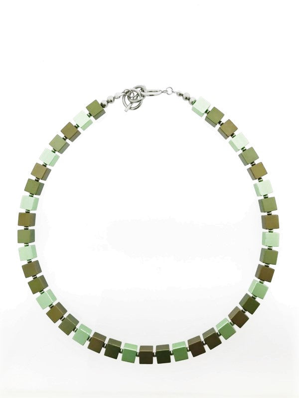 Handgemaakt collier geblokt