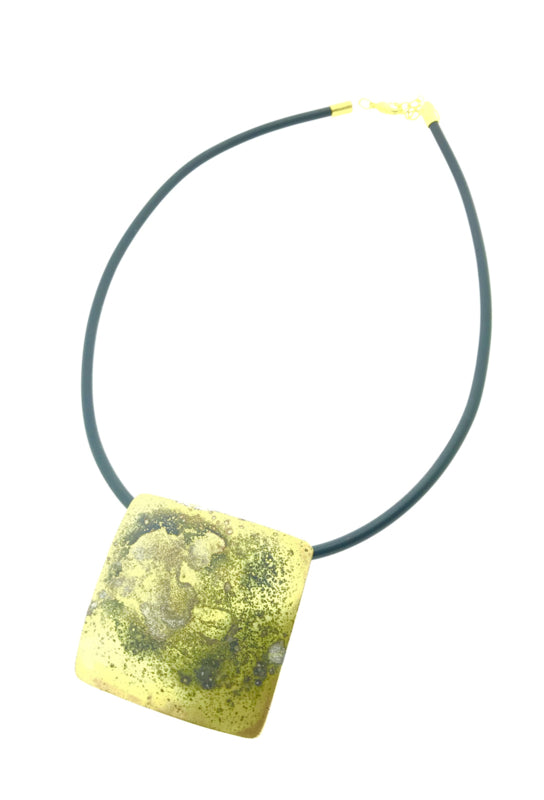 Handgemaakt gepatineerd collier vierkant