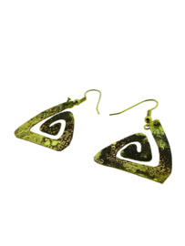gepatineerd messing hang oorbellen: driehoek spiraal