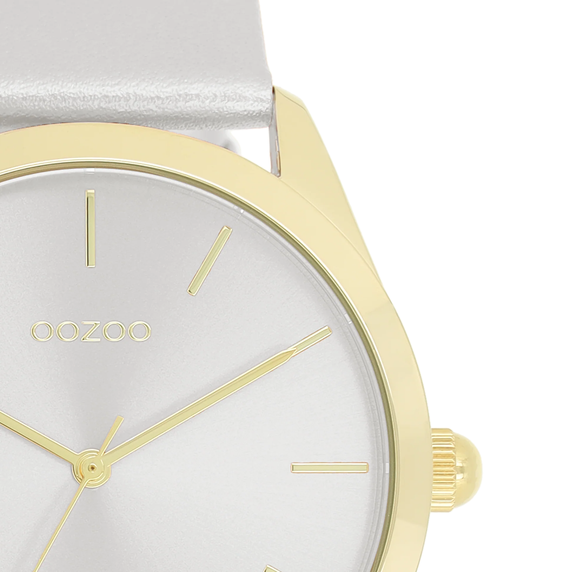 Horloge met zilverkleurige leren band