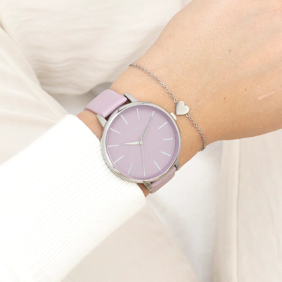 Zilverkleurige horloge met lila leren band