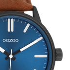 Zwarte horloge met bruine leren band