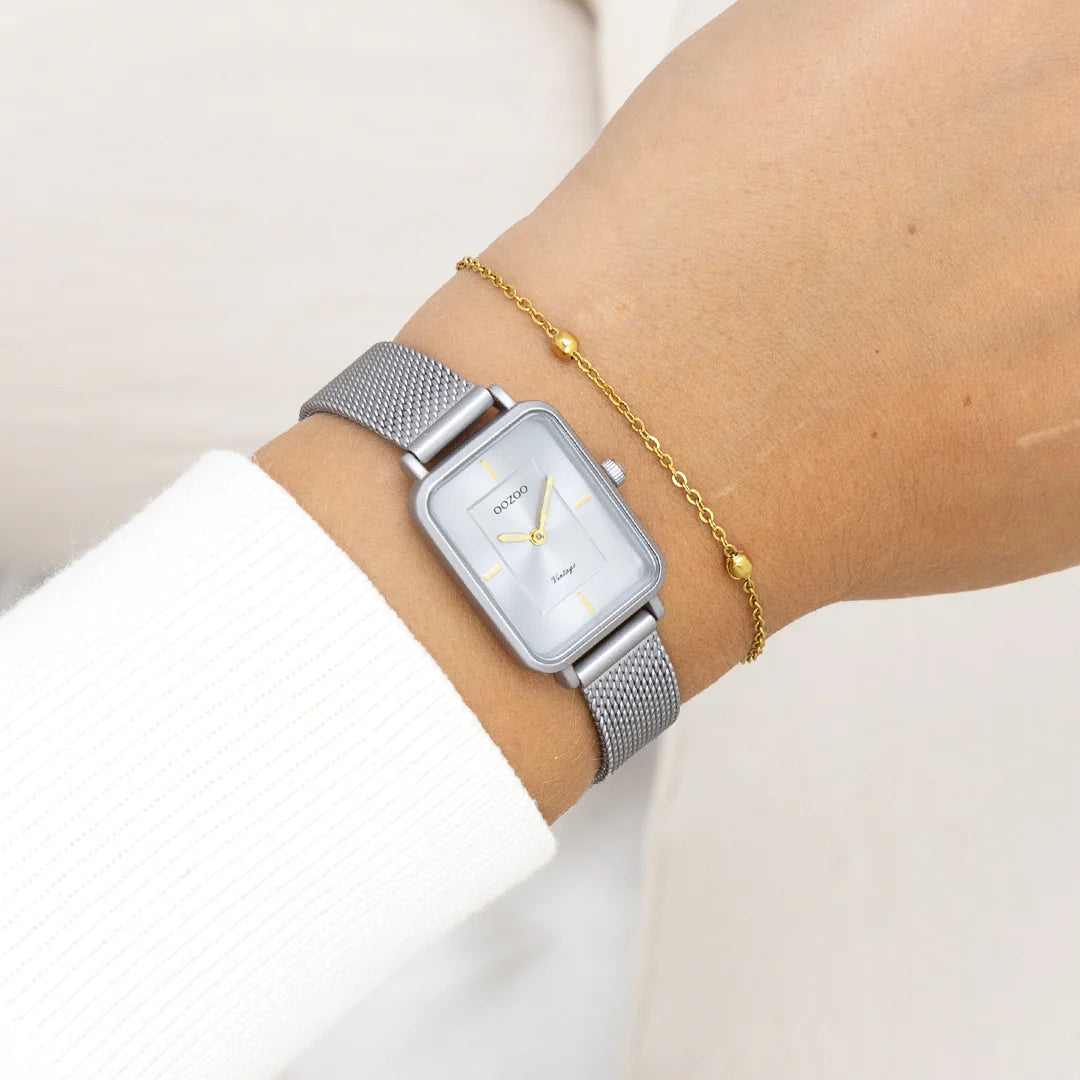 Licht grijze horloge met licht grijze metalen mesh band 22x30 mm