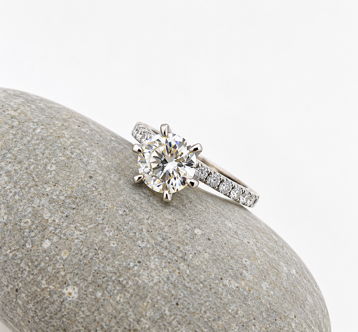 Handgemaakte zilveren moissanite ring