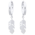 zilveren klapoorringen met een veertje eraan