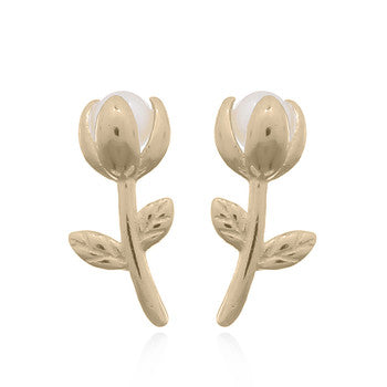 vergulde oorknopjes: bloem met pareltje