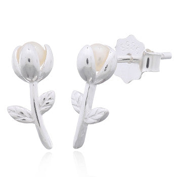 zilveren oorknopjes: bloem met parel