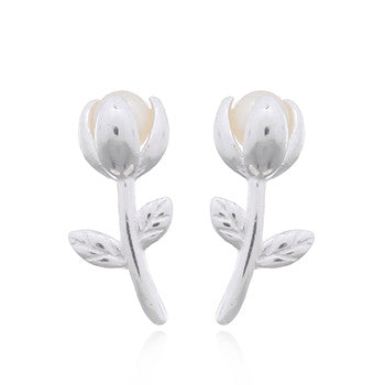 zilveren oorknopjes: bloem met parel