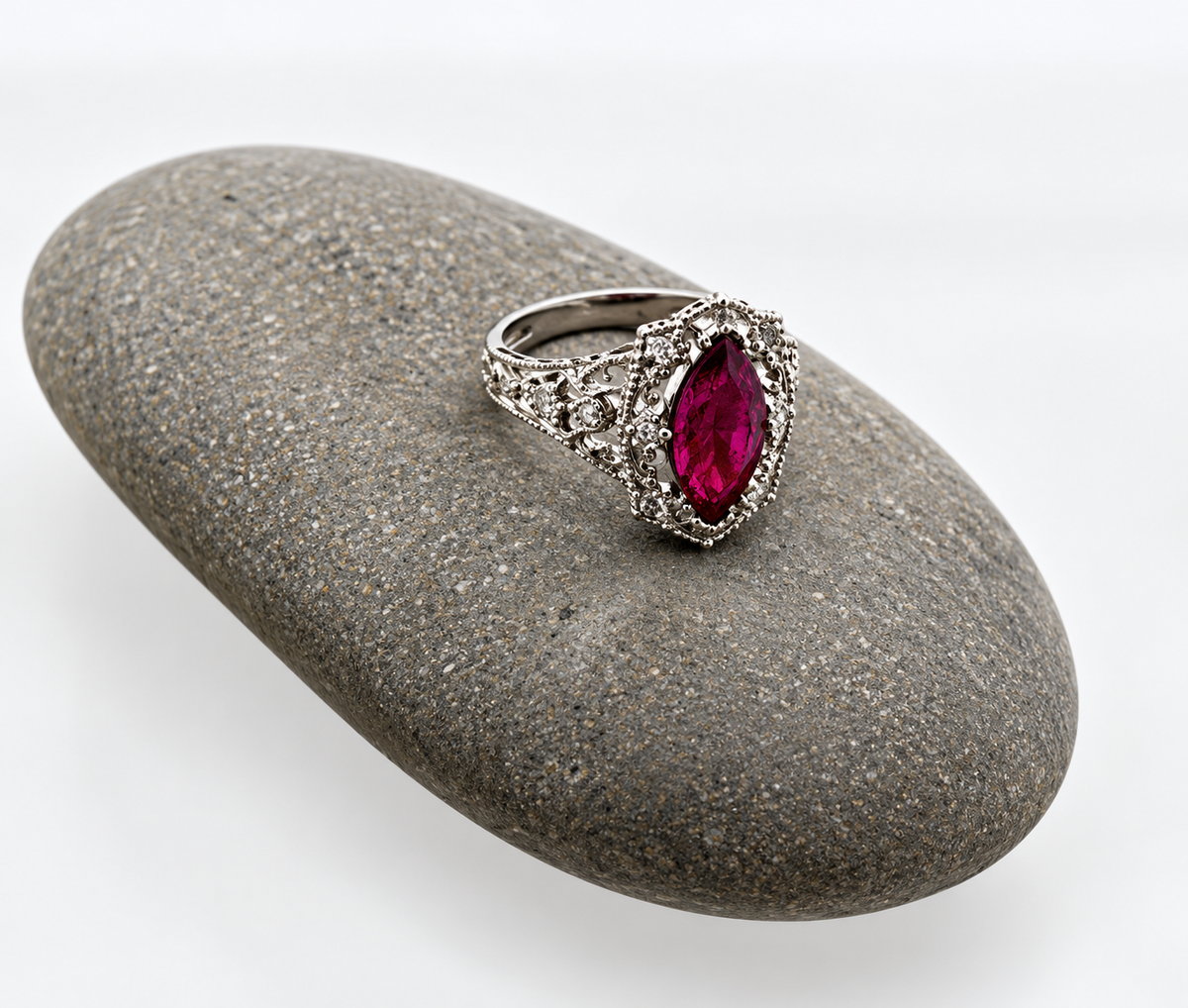 Handgemaakte zilveren ruby ring