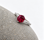 Handgemaakte zilveren ruby ring