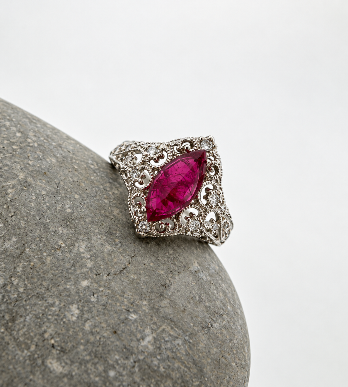Handgemaakte zilveren ruby ring
