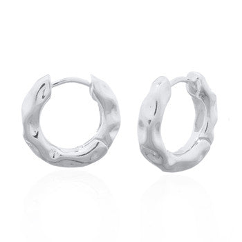 zilveren klapcreolen met een bobbelig design