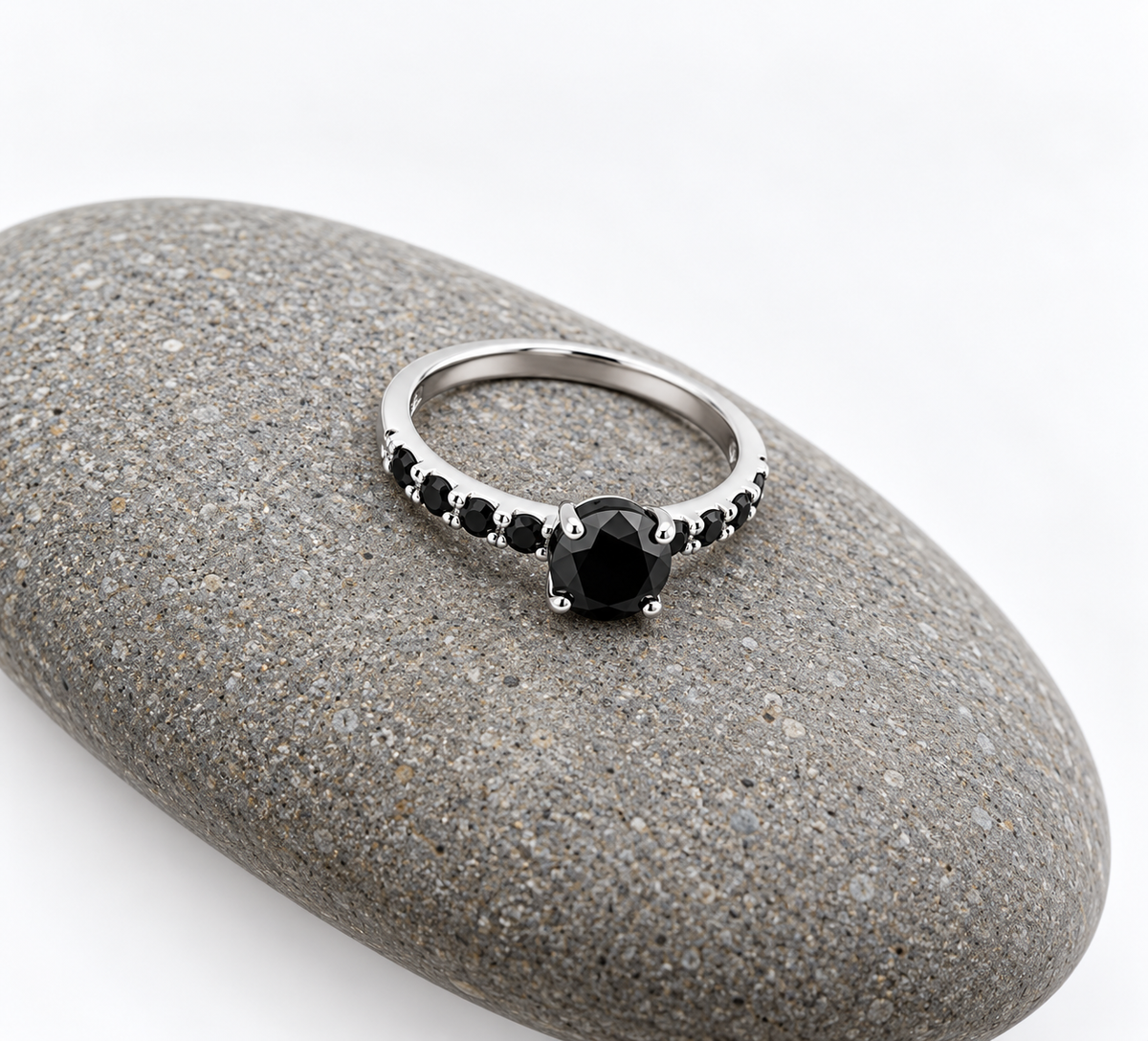 Handgemaakte zilveren moissanite ring