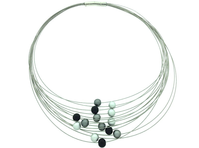 Handgemaakte spang met bolletjes