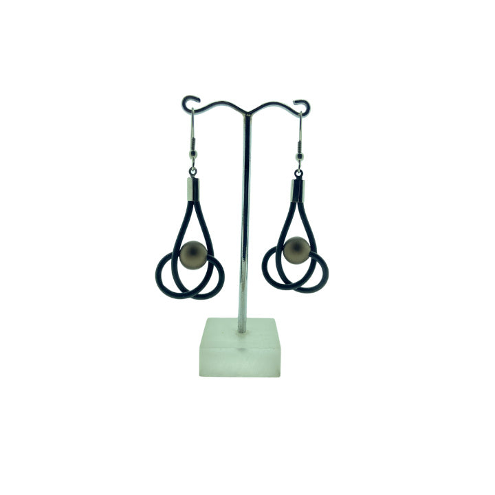 geanodiseerde oorbellen met rubber