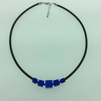 Handgemaakt collier vierkanten rijtje