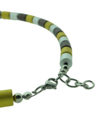 collier met geanodiseerde cilinders