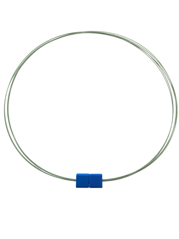 edelstalen spang met grijze blokjes