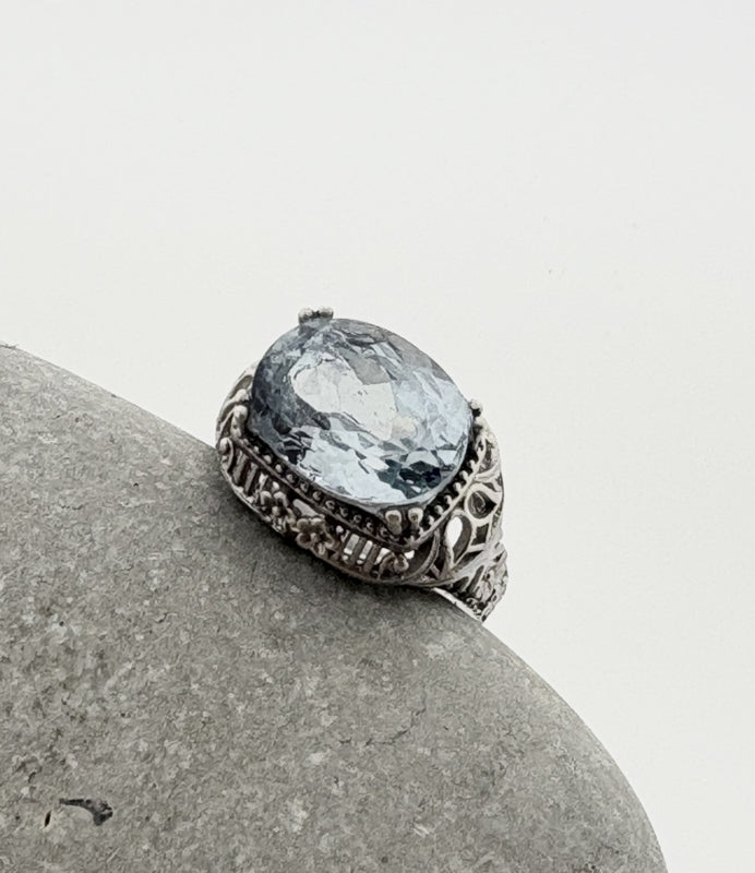 Handgemaakte zilveren topaz ring