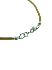 geanodiseerd aluminium collier met blokjes