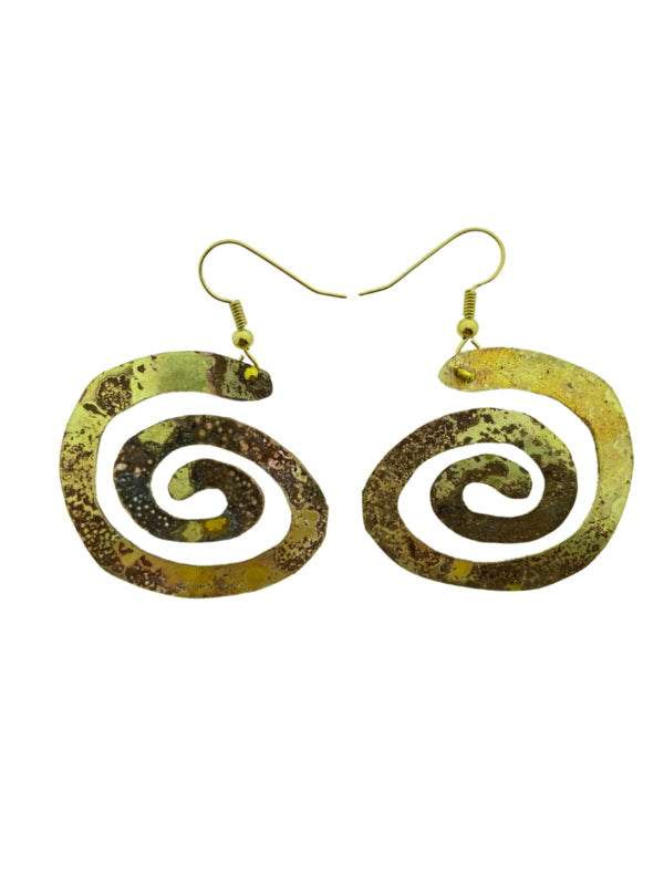 gepatineerd messing hang oorbellen: spiraal