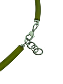 Rubber collier met bollen en schijven