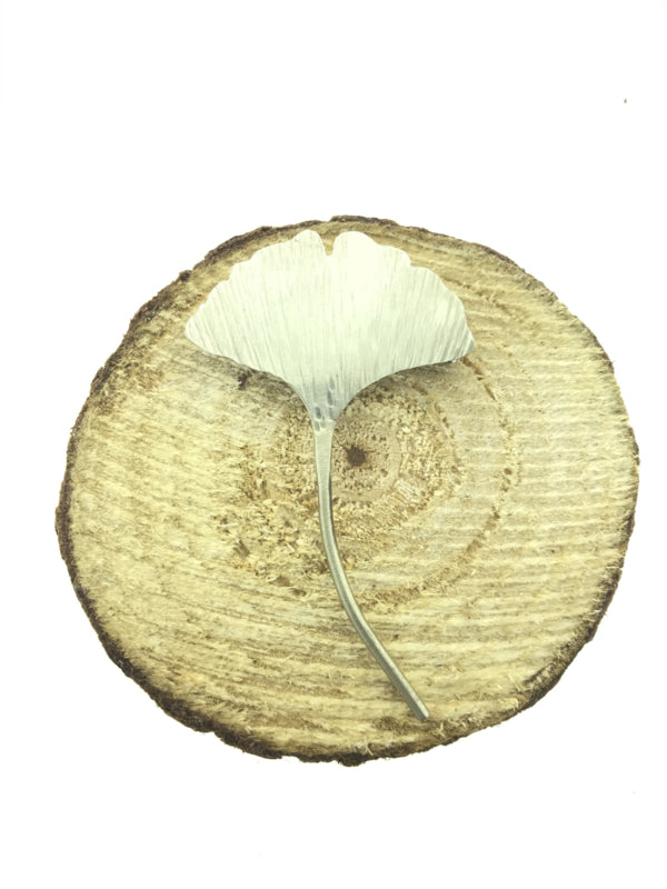 Ginkgo broche zilverkleur klein
