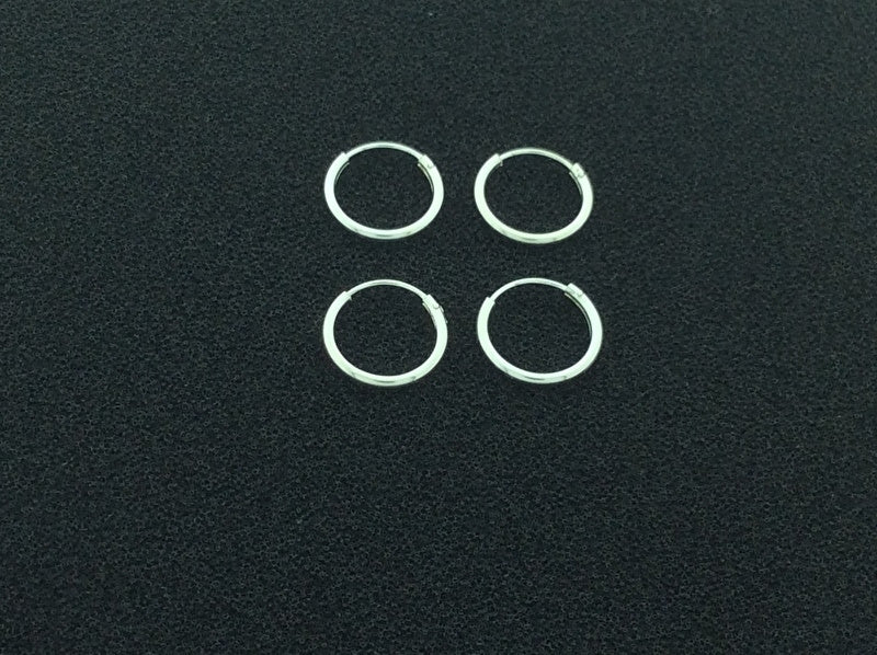 Zilveren oorringetjes